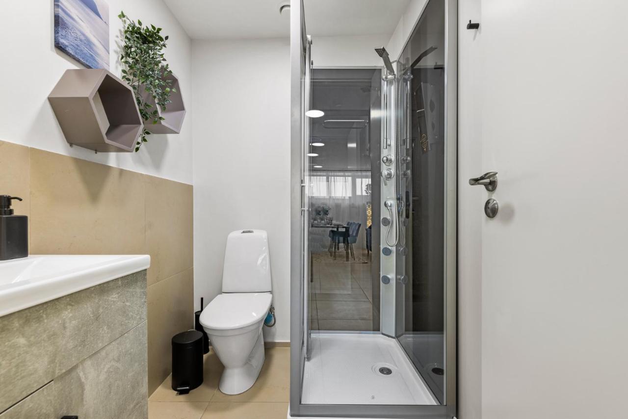Sirena Apartment - Self Check-In And Free Parking Tallin Exterior foto